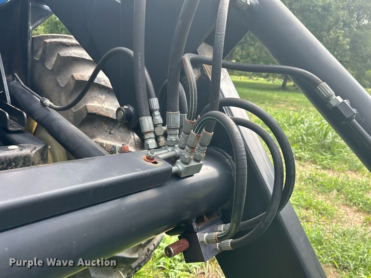 image for item DI7989 2004 New Holland TV145  bi-directional tractor