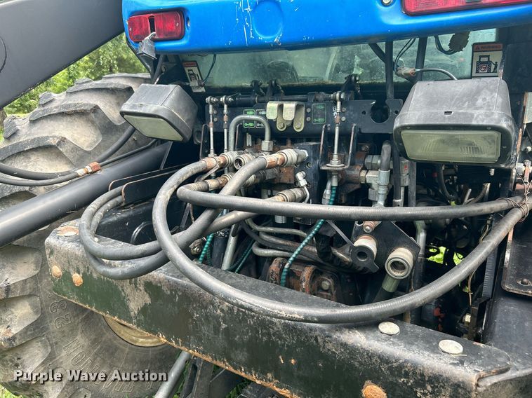 image for item DI7989 2004 New Holland TV145  bi-directional tractor