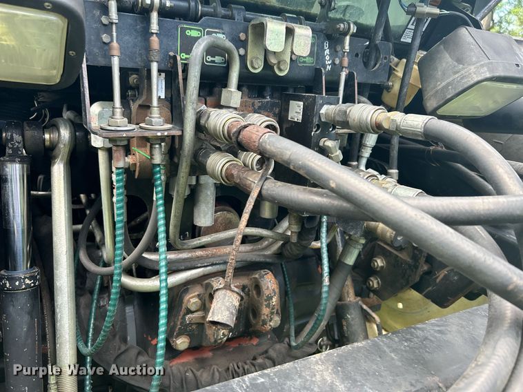 image for item DI7989 2004 New Holland TV145  bi-directional tractor