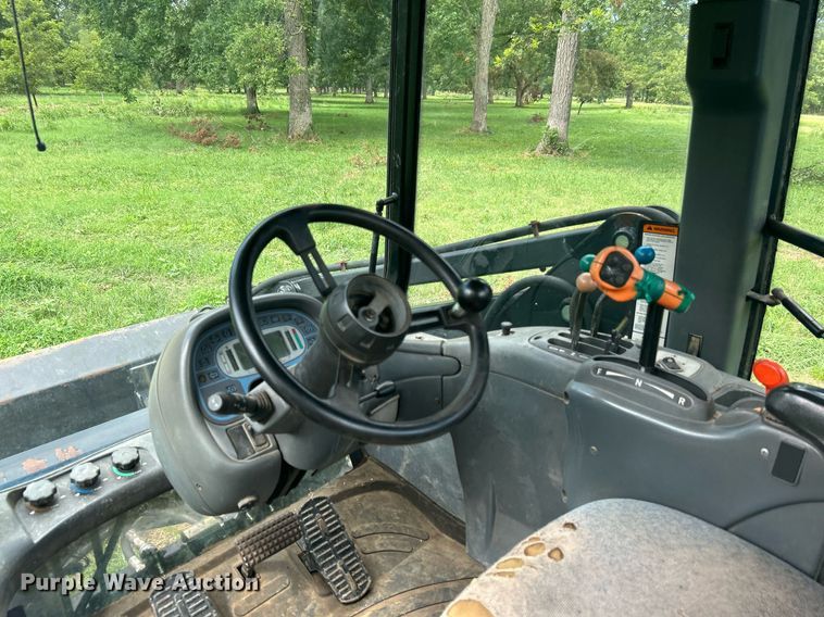 image for item DI7989 2004 New Holland TV145  bi-directional tractor