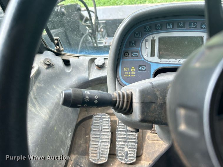 image for item DI7989 2004 New Holland TV145  bi-directional tractor