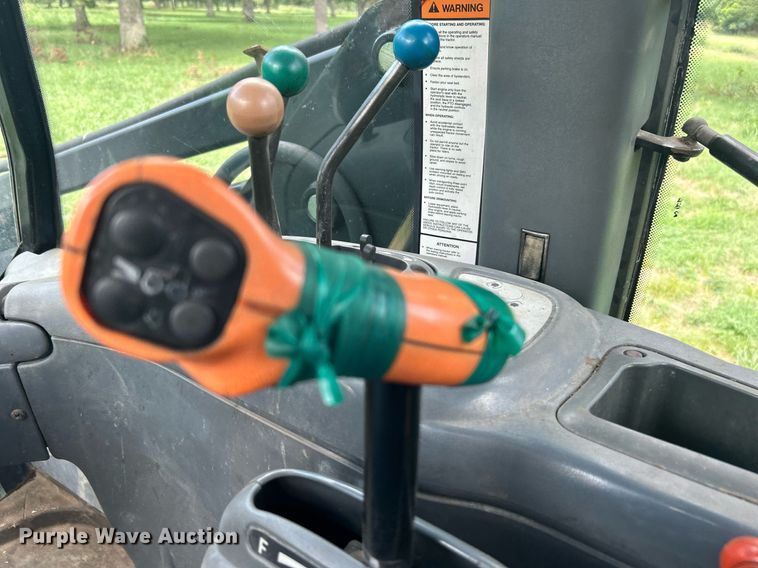 image for item DI7989 2004 New Holland TV145  bi-directional tractor