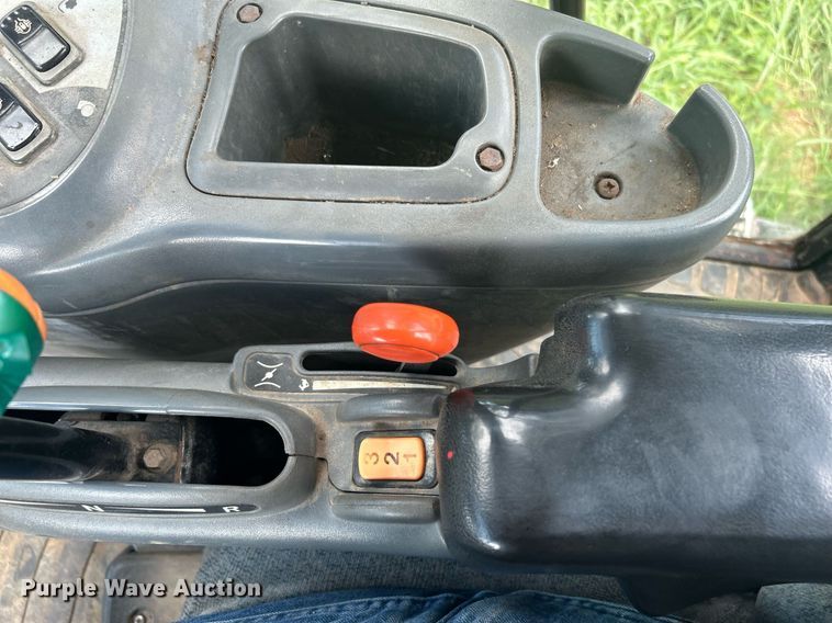 image for item DI7989 2004 New Holland TV145  bi-directional tractor