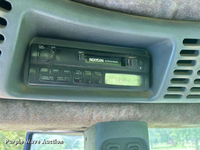 image for item DI7989 2004 New Holland TV145  bi-directional tractor