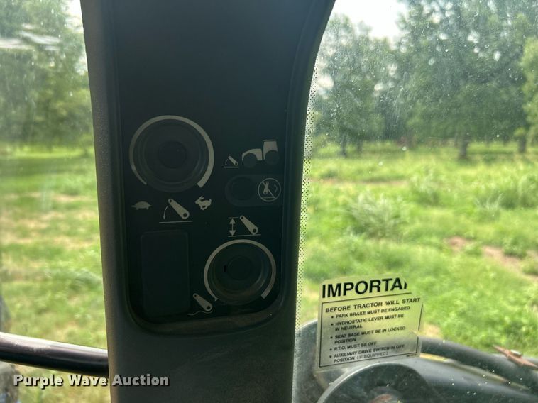 image for item DI7989 2004 New Holland TV145  bi-directional tractor