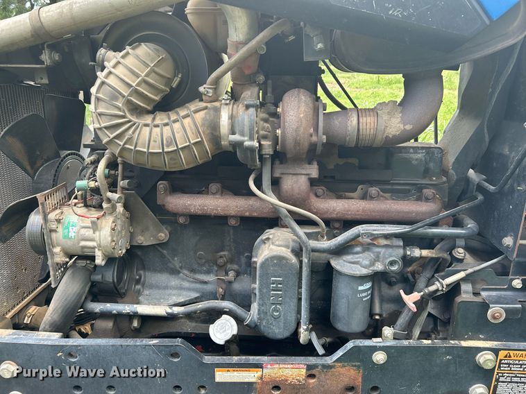 image for item DI7989 2004 New Holland TV145  bi-directional tractor