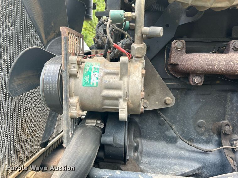 image for item DI7989 2004 New Holland TV145  bi-directional tractor