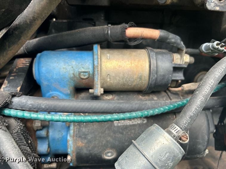 image for item DI7989 2004 New Holland TV145  bi-directional tractor