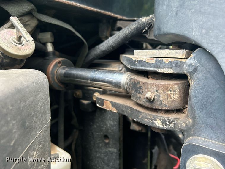 image for item DI7989 2004 New Holland TV145  bi-directional tractor