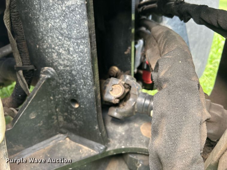 image for item DI7989 2004 New Holland TV145  bi-directional tractor