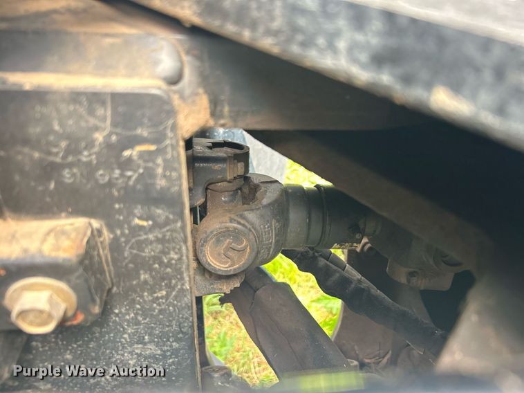 image for item DI7989 2004 New Holland TV145  bi-directional tractor