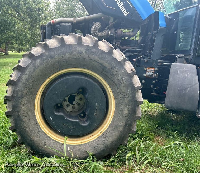 image for item DI7989 2004 New Holland TV145  bi-directional tractor