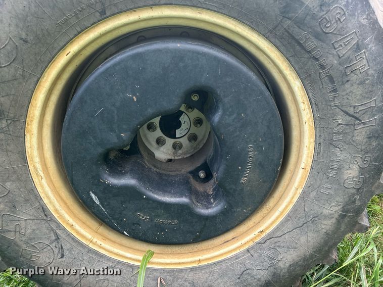 image for item DI7989 2004 New Holland TV145  bi-directional tractor