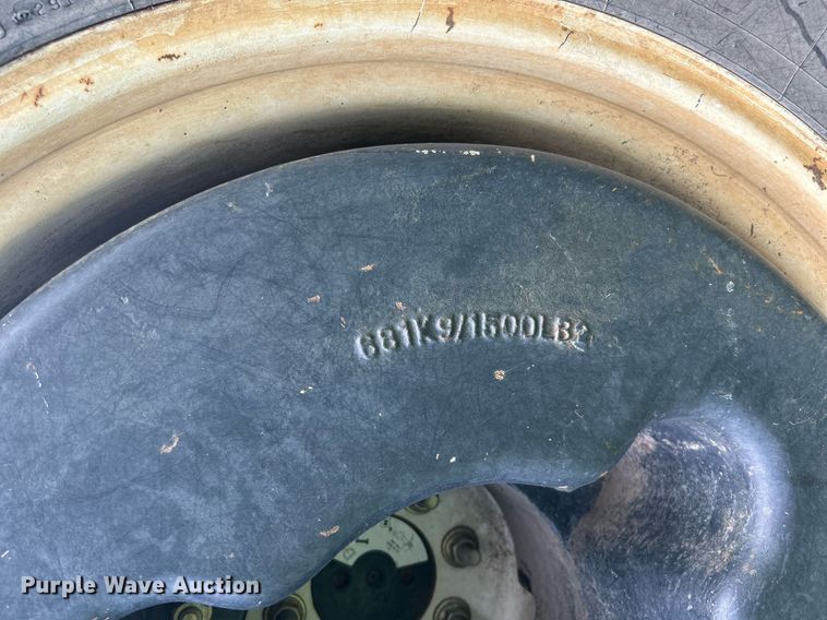 image for item DI7989 2004 New Holland TV145  bi-directional tractor