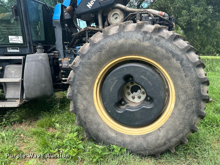 image for item DI7989 2004 New Holland TV145  bi-directional tractor