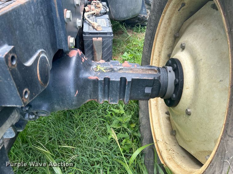 image for item DI7989 2004 New Holland TV145  bi-directional tractor