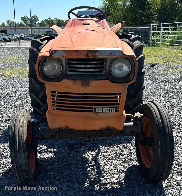 image for item DJ6252 Kubota L285  tractor
