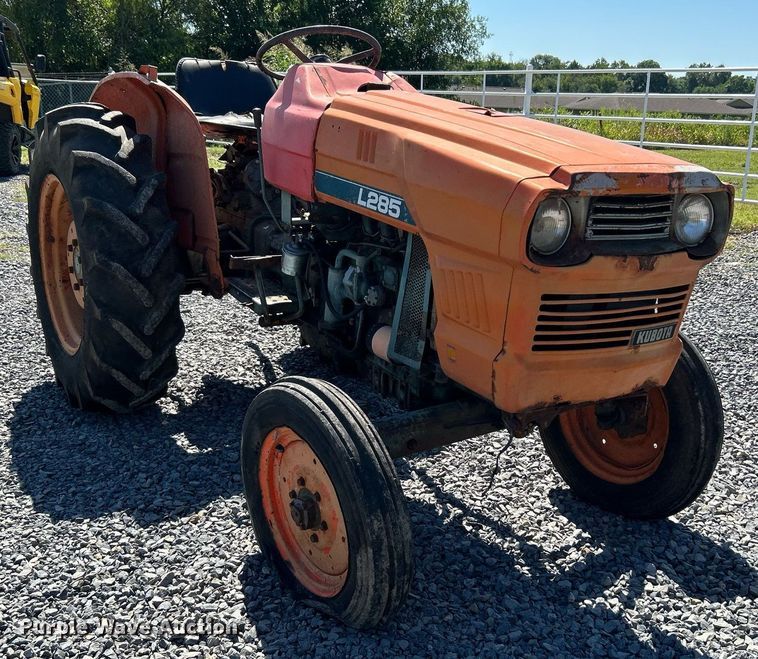 image for item DJ6252 Kubota L285  tractor