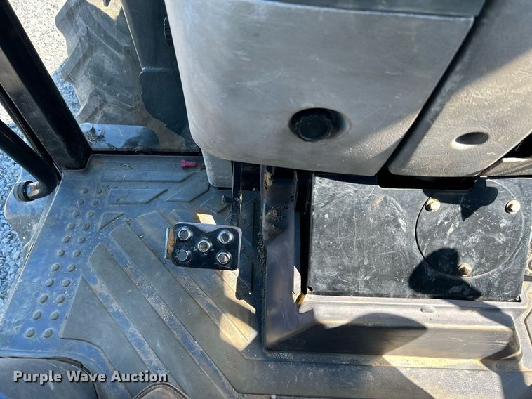 image for item DJ6253 Montana 5740C  MFWD tractor