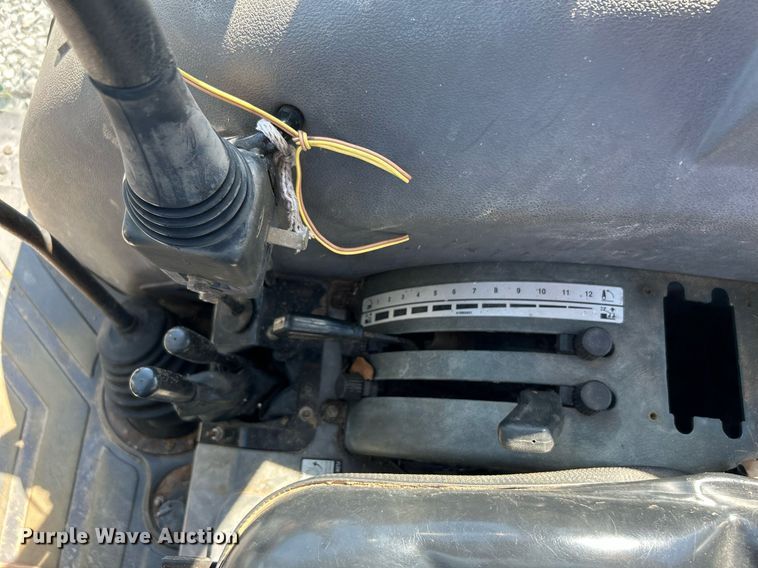 image for item DJ6253 Montana 5740C  MFWD tractor