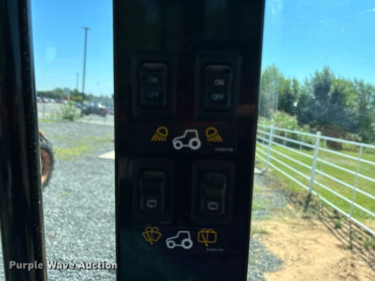 image for item DJ6253 Montana 5740C  MFWD tractor