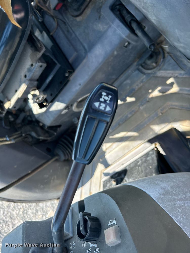 image for item DJ6253 Montana 5740C  MFWD tractor