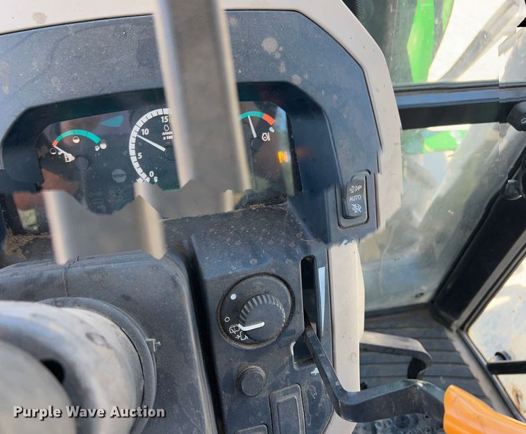 image for item DN3124 2015 John Deere 5075E  MFWD tractor