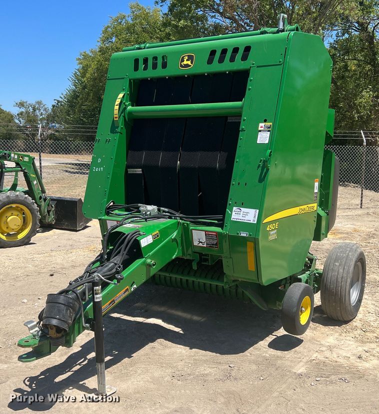 image for item DN3125 John Deere 450E  round baler