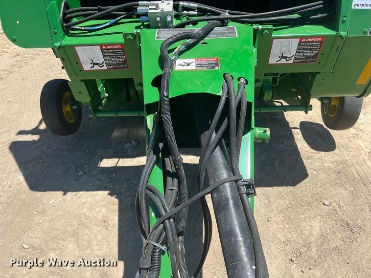 image for item DN3125 John Deere 450E  round baler