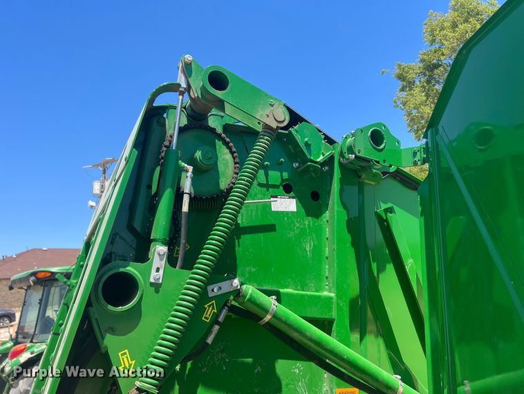 image for item DN3125 John Deere 450E  round baler