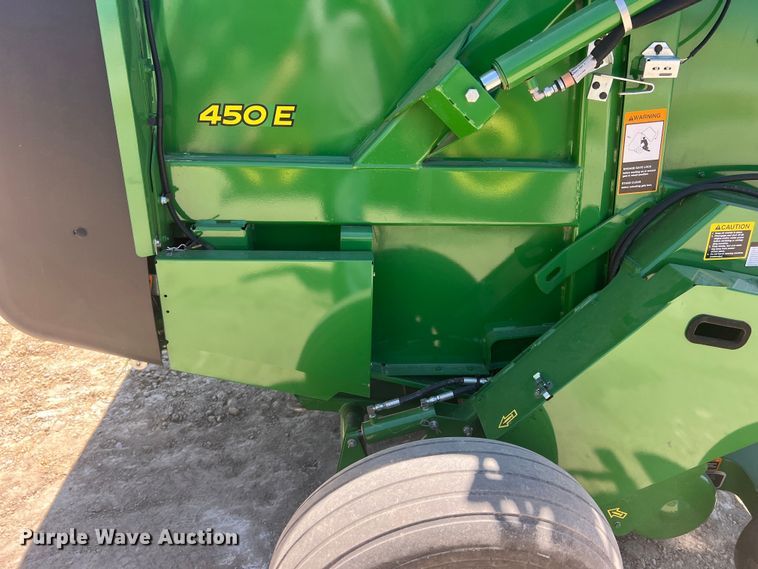 image for item DN3125 John Deere 450E  round baler