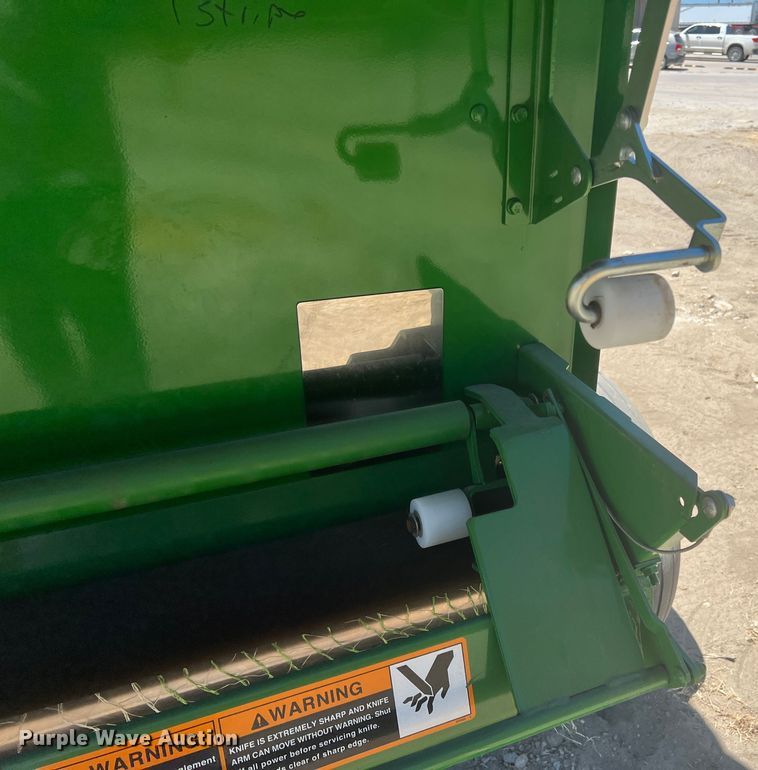 image for item DN3125 John Deere 450E  round baler
