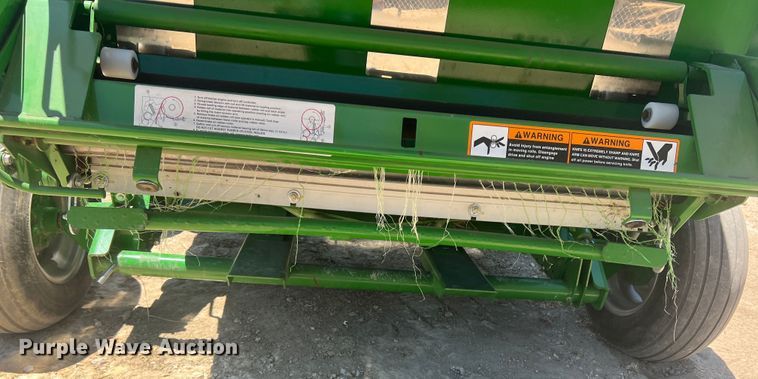 image for item DN3125 John Deere 450E  round baler