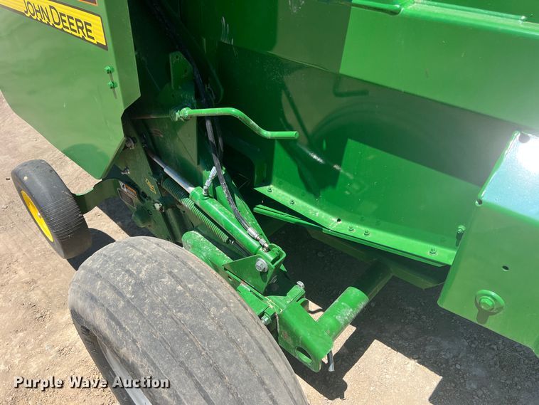 image for item DN3125 John Deere 450E  round baler