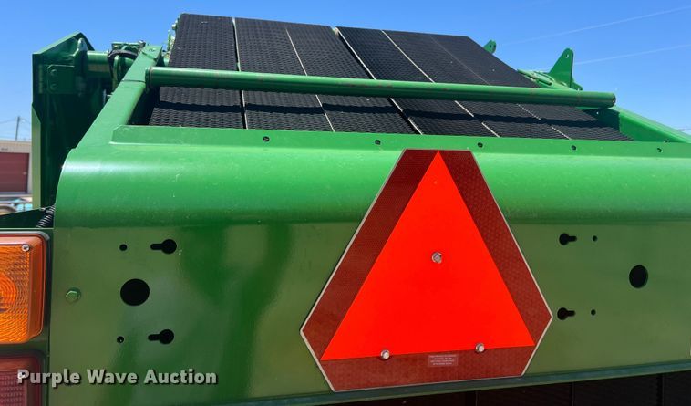 image for item DN3125 John Deere 450E  round baler