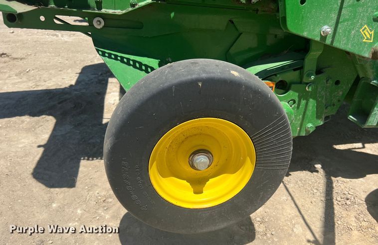 image for item DN3125 John Deere 450E  round baler