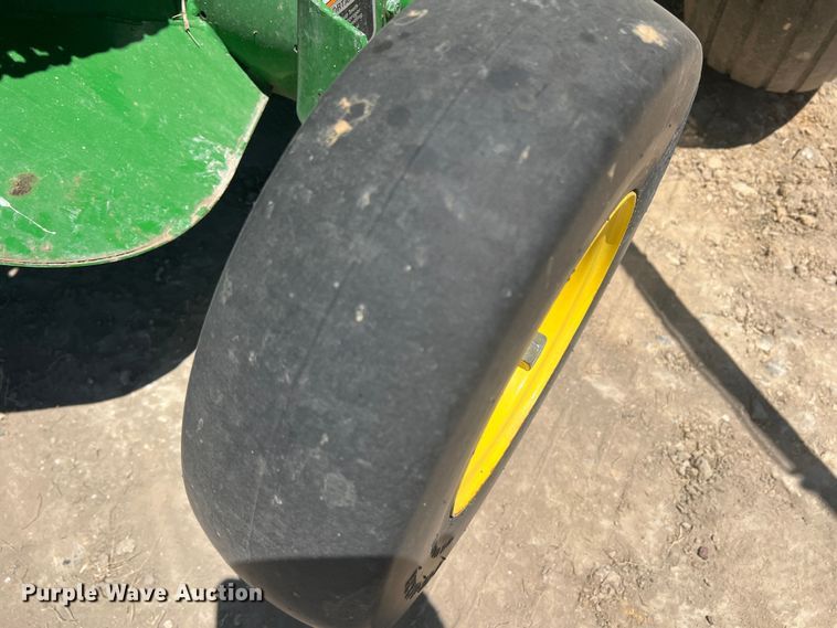 image for item DN3125 John Deere 450E  round baler