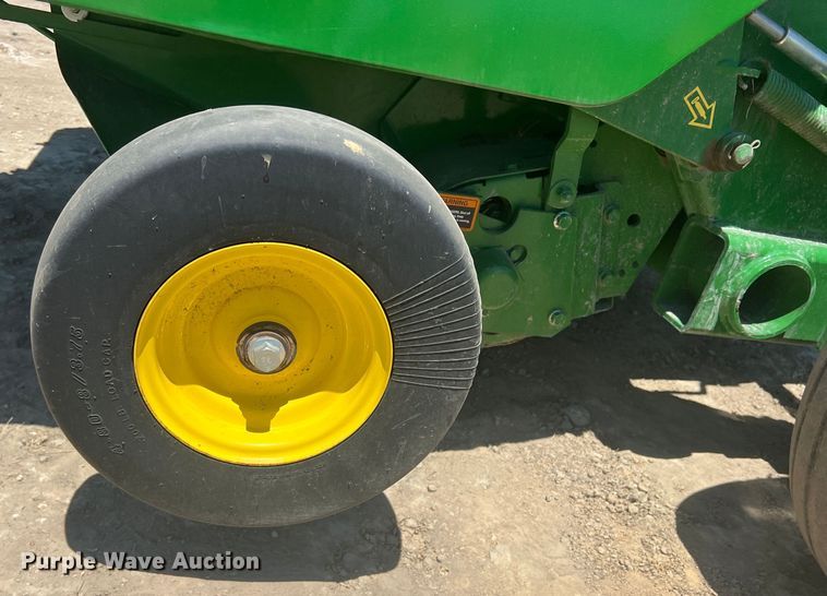 image for item DN3125 John Deere 450E  round baler