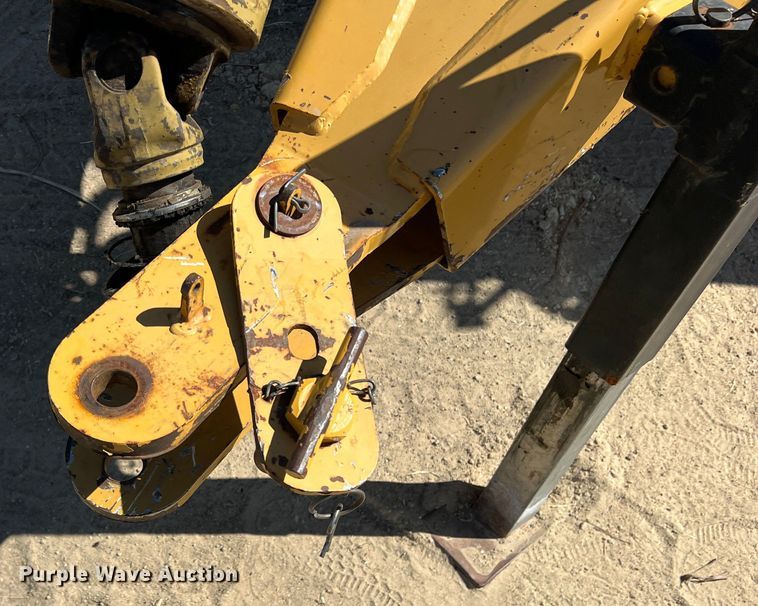 image for item DN3126 2011 Vermeer 604 Super M  round baler