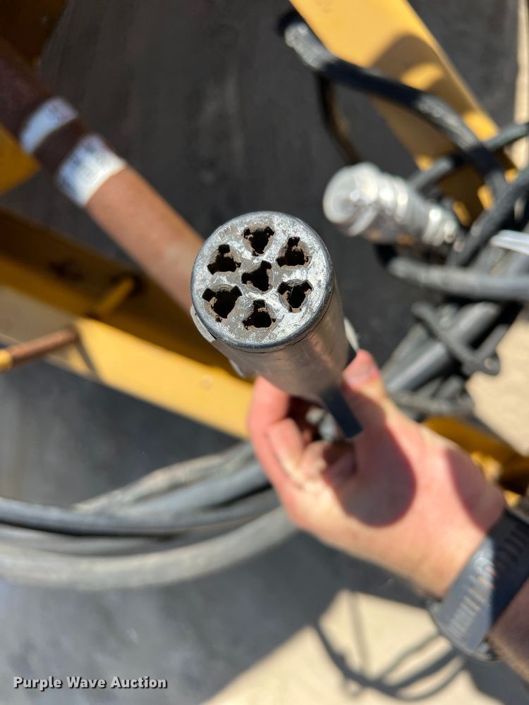 image for item DN3126 2011 Vermeer 604 Super M  round baler