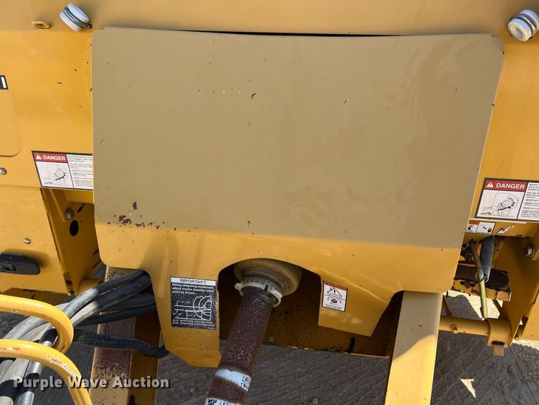 image for item DN3126 2011 Vermeer 604 Super M  round baler