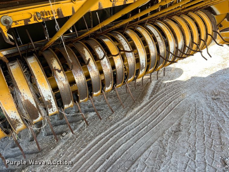 image for item DN3126 2011 Vermeer 604 Super M  round baler