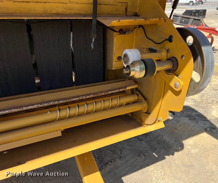 image for item DN3126 2011 Vermeer 604 Super M  round baler