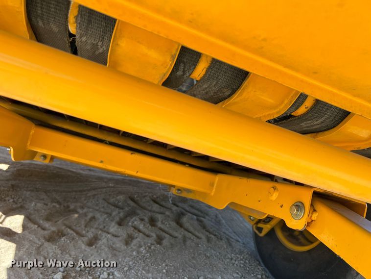 image for item DN3126 2011 Vermeer 604 Super M  round baler