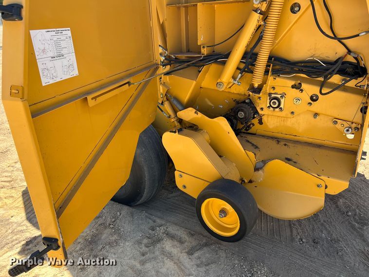 image for item DN3126 2011 Vermeer 604 Super M  round baler