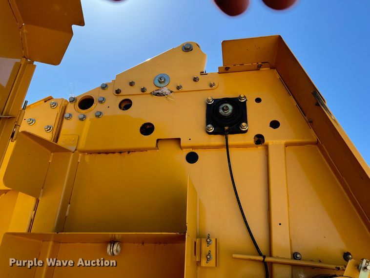 image for item DN3126 2011 Vermeer 604 Super M  round baler