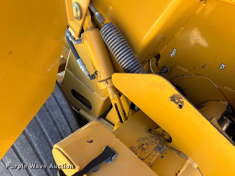 image for item DN3126 2011 Vermeer 604 Super M  round baler