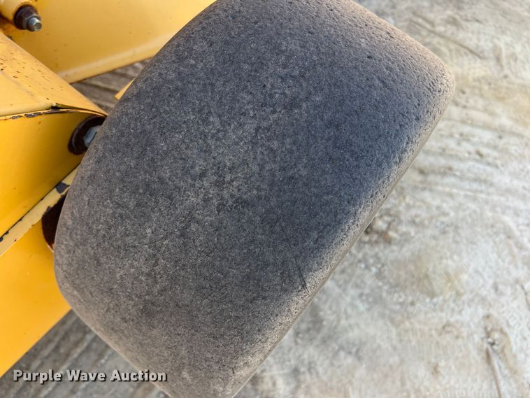 image for item DN3126 2011 Vermeer 604 Super M  round baler