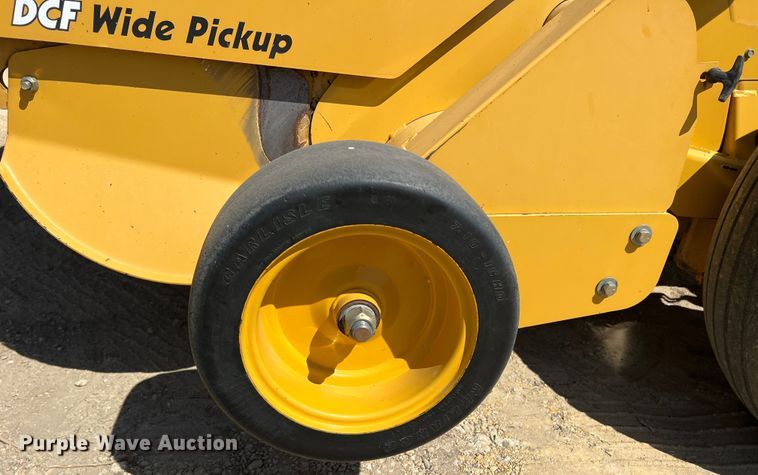 image for item DN3126 2011 Vermeer 604 Super M  round baler