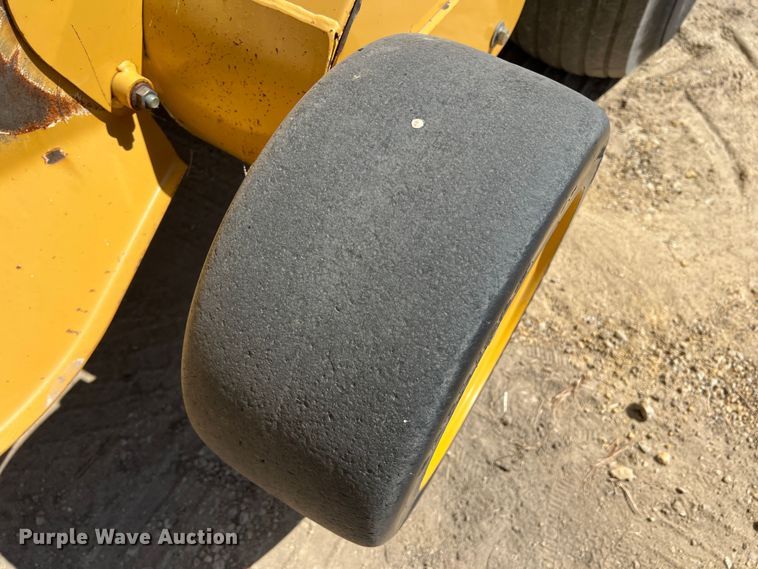 image for item DN3126 2011 Vermeer 604 Super M  round baler